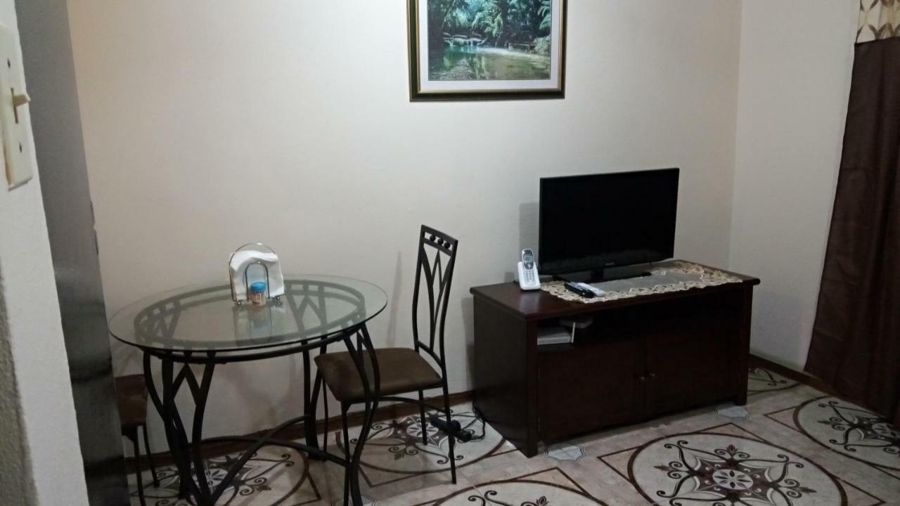 Oaklands Oasis Apartman Kingston Kültér fotó